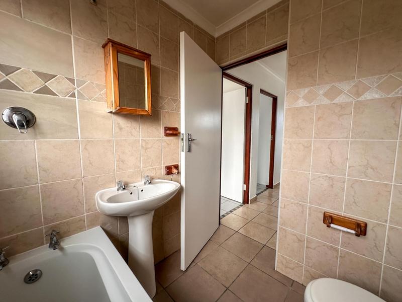 2 Bedroom Property for Sale in Protea Heights Western Cape